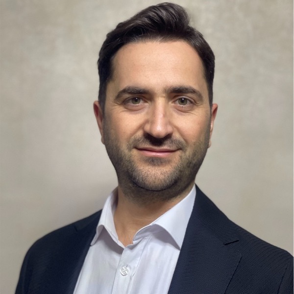 Portrait of Dr. Hüseyin Hakan Yıldırım